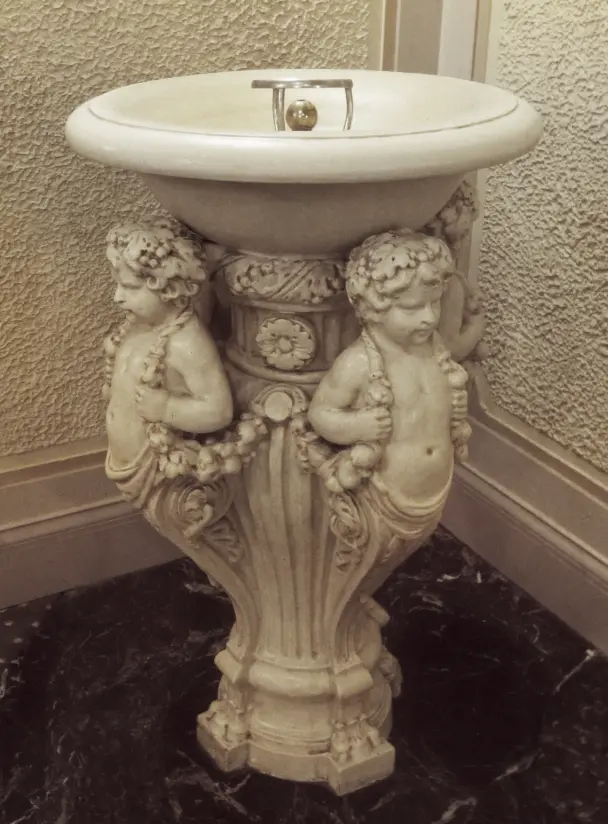 Tri-S Bottle Screen Printer | An interior view of das machine where the bottles rest | NW Rapid Manufacturing